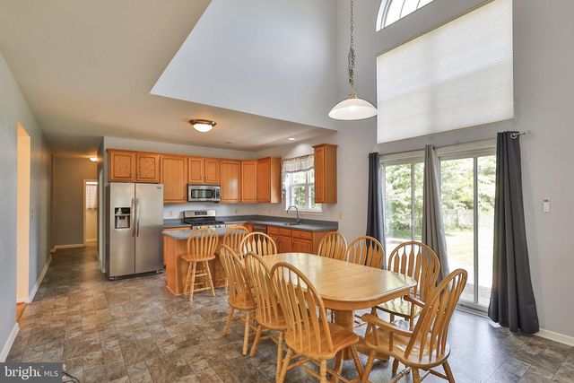 13 WINDRIFT CT, Easton, PA 18045