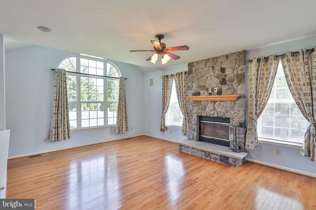 13 WINDRIFT CT, Easton, PA 18045