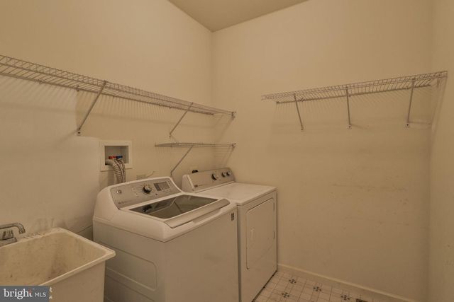 13 WINDRIFT CT, Easton, PA 18045