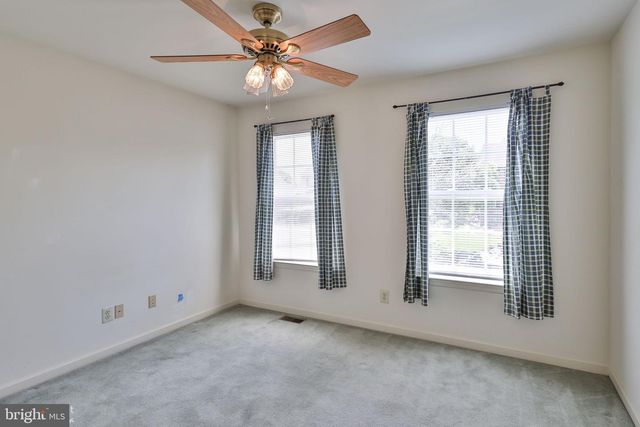 13 WINDRIFT CT, Easton, PA 18045