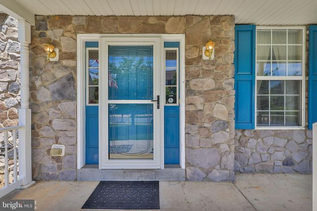13 WINDRIFT CT, Easton, PA 18045