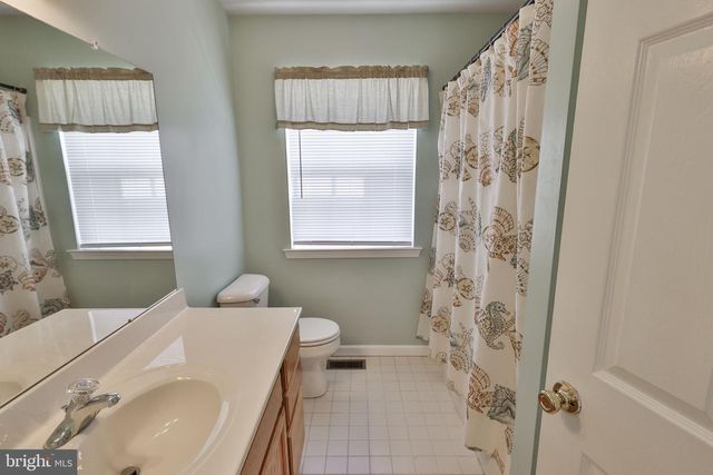 13 WINDRIFT CT, Easton, PA 18045