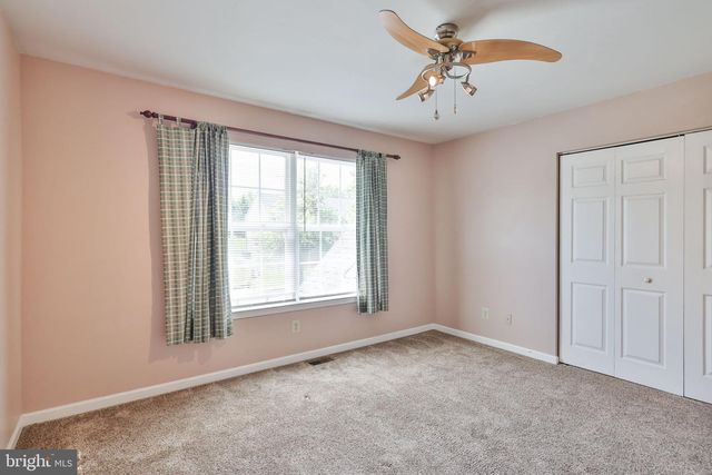 13 WINDRIFT CT, Easton, PA 18045