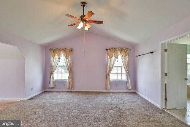 13 WINDRIFT CT, Easton, PA 18045