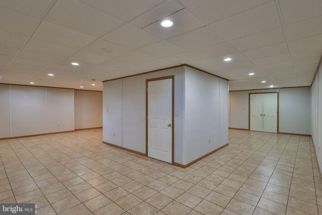 13 WINDRIFT CT, Easton, PA 18045