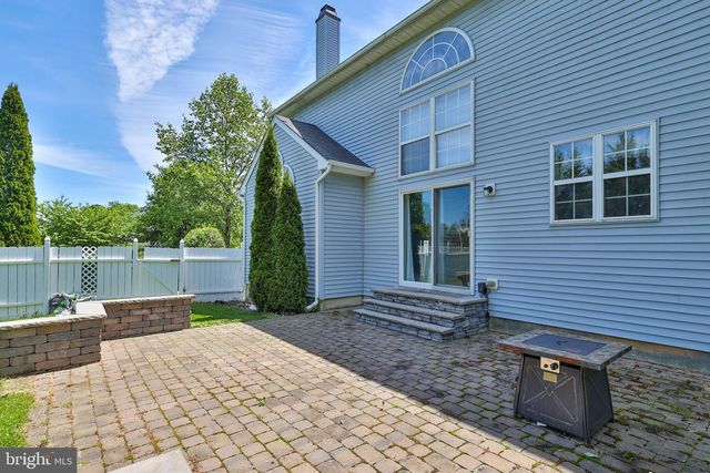 13 WINDRIFT CT, Easton, PA 18045