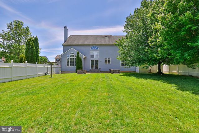 13 WINDRIFT CT, Easton, PA 18045