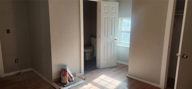 940 W 7th Street, Dallas, TX 75208