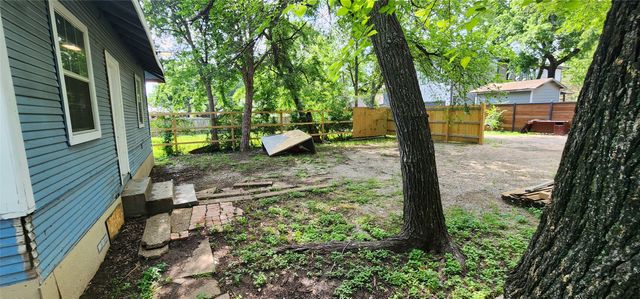 940 W 7th Street, Dallas, TX 75208