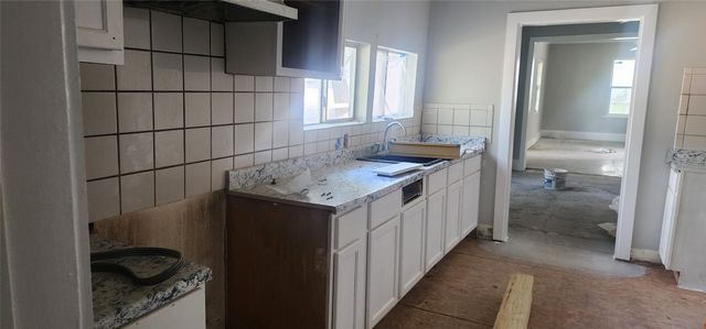 940 W 7th Street, Dallas, TX 75208