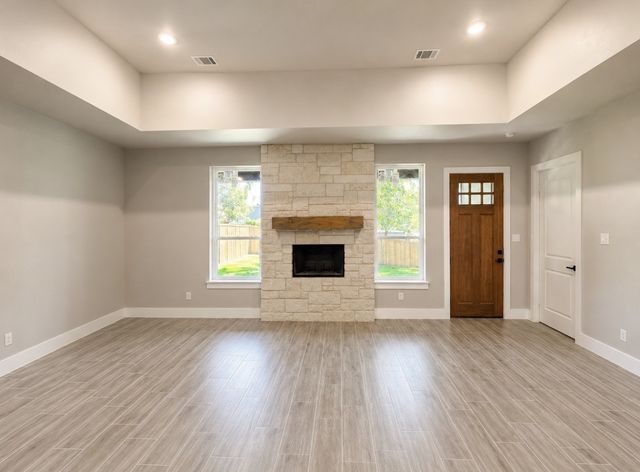 2400 Irion Avenue, Fort Worth, TX 76106