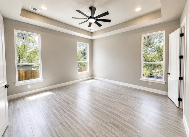 2400 Irion Avenue, Fort Worth, TX 76106