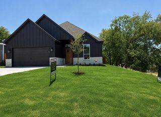 2400 Irion Avenue, Fort Worth, TX 76106