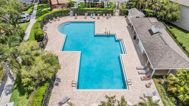 5886 FISHHAWK RIDGE DRIVE, Lithia, FL 33547