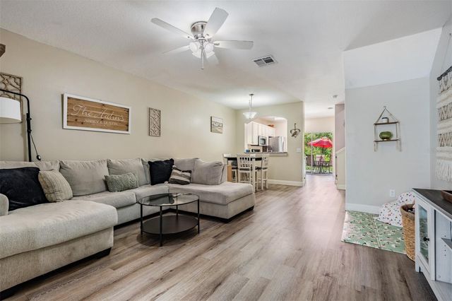 5886 FISHHAWK RIDGE DRIVE, Lithia, FL 33547