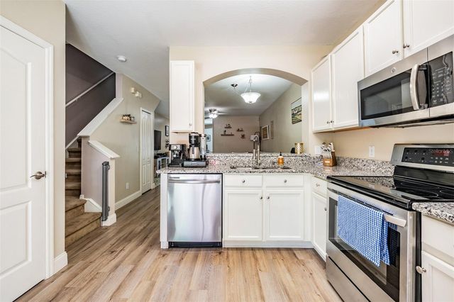 5886 FISHHAWK RIDGE DRIVE, Lithia, FL 33547