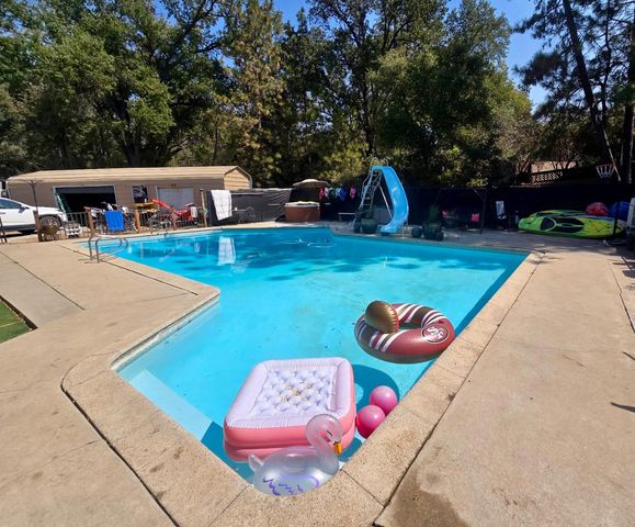 48833 Rock Point Road, Oakhurst, CA 93644