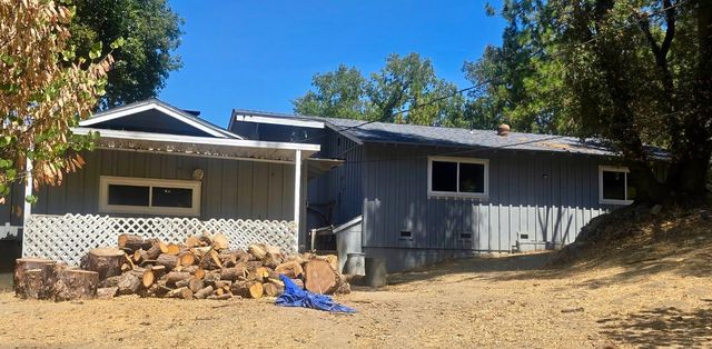 48833 Rock Point Road, Oakhurst, CA 93644