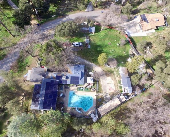 48833 Rock Point Road, Oakhurst, CA 93644