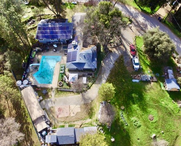 48833 Rock Point Road, Oakhurst, CA 93644