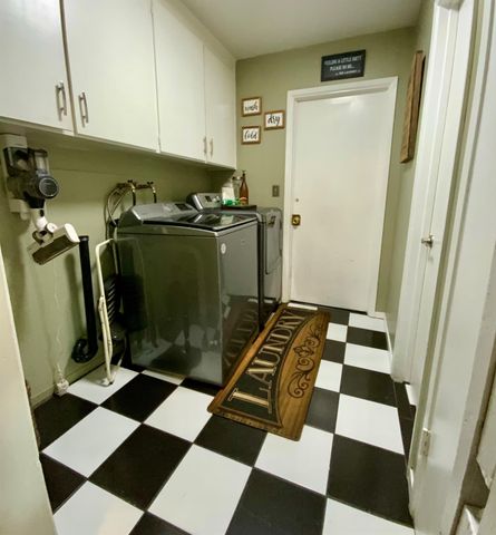 48833 Rock Point Road, Oakhurst, CA 93644