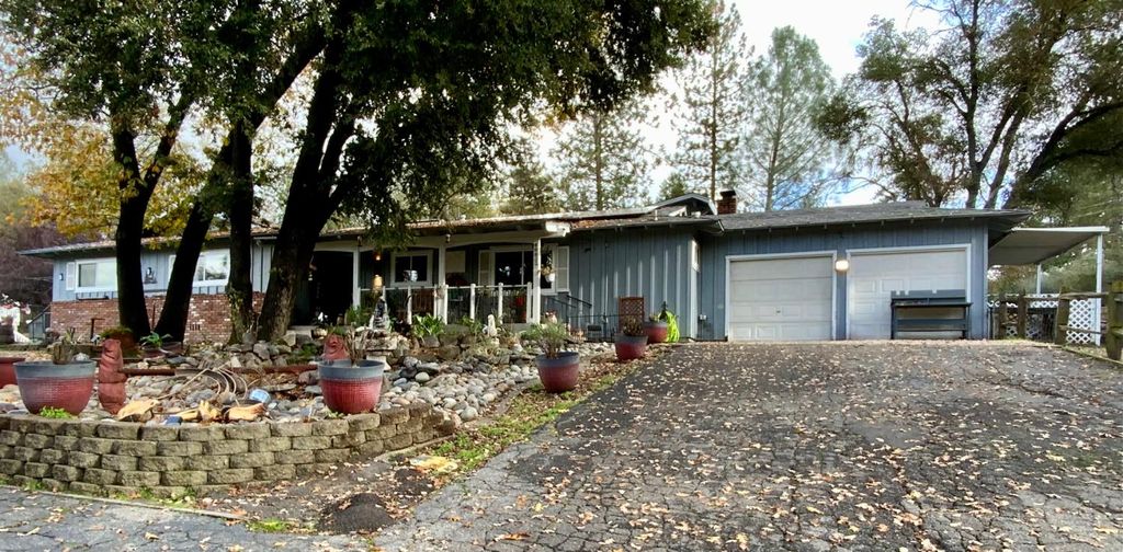 48833 Rock Point Road, Oakhurst, CA 93644
