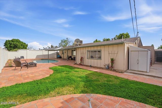 934 E BERRIDGE Lane, Phoenix, AZ 85014