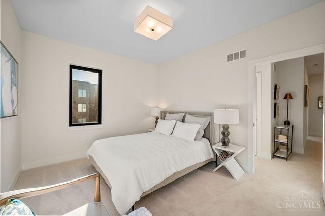 6233 Station Court Drive, Cincinnati, OH 45224