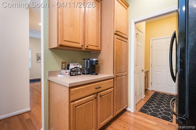 282 Stratford Lane, Lake Orion, MI 48360
