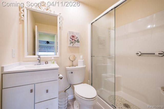282 Stratford Lane, Lake Orion, MI 48360