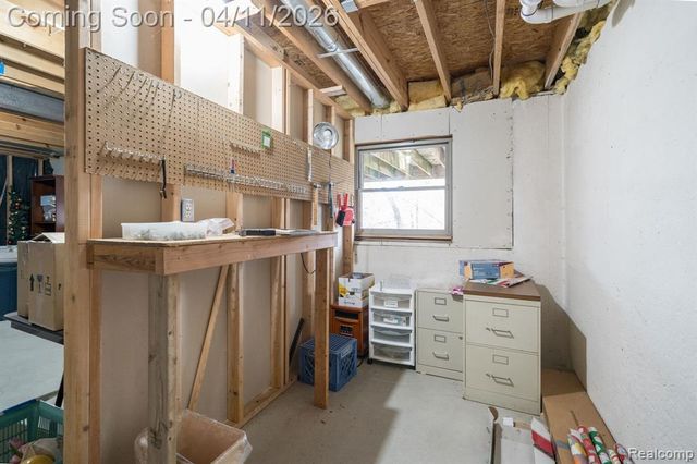 282 Stratford Lane, Lake Orion, MI 48360