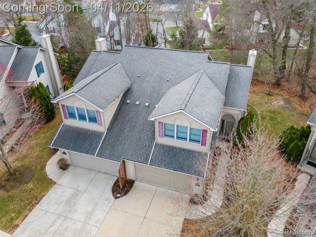 282 Stratford Lane, Lake Orion, MI 48360