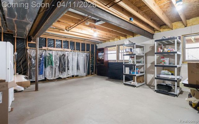 282 Stratford Lane, Lake Orion, MI 48360