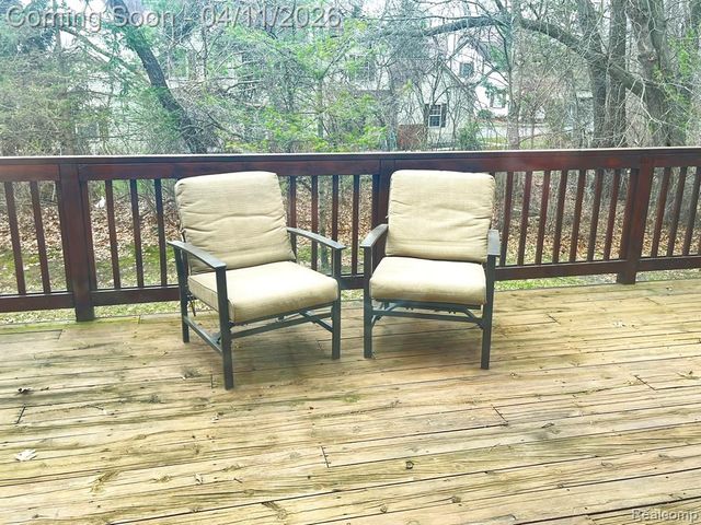 282 Stratford Lane, Lake Orion, MI 48360