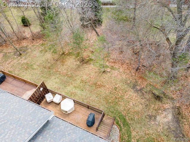 282 Stratford Lane, Lake Orion, MI 48360