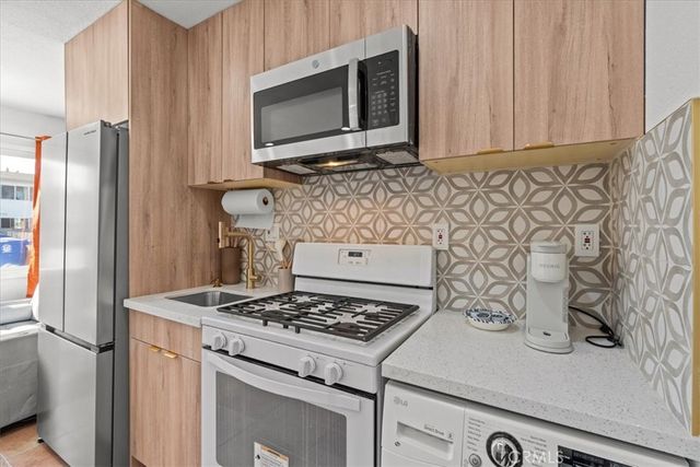 1095 Bonita Street A, Tustin, CA 92780