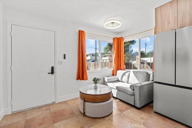 1095 Bonita Street A, Tustin, CA 92780