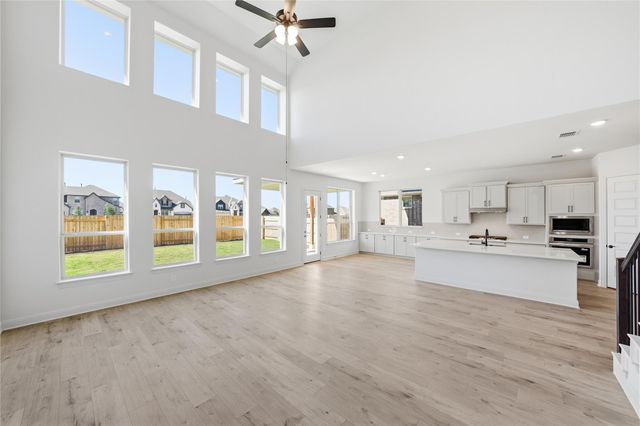 933 Sunny Ridge DR, Leander, TX 78641