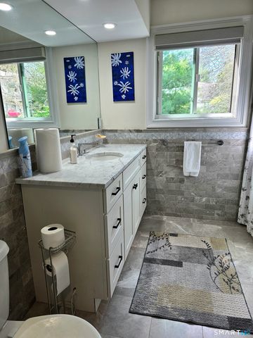 2 Heritage Village B, Southbury, CT 06488