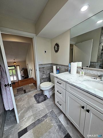 2 Heritage Village B, Southbury, CT 06488