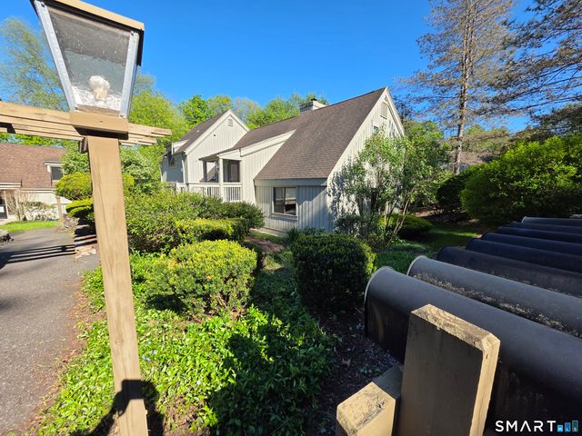 2 Heritage Village B, Southbury, CT 06488