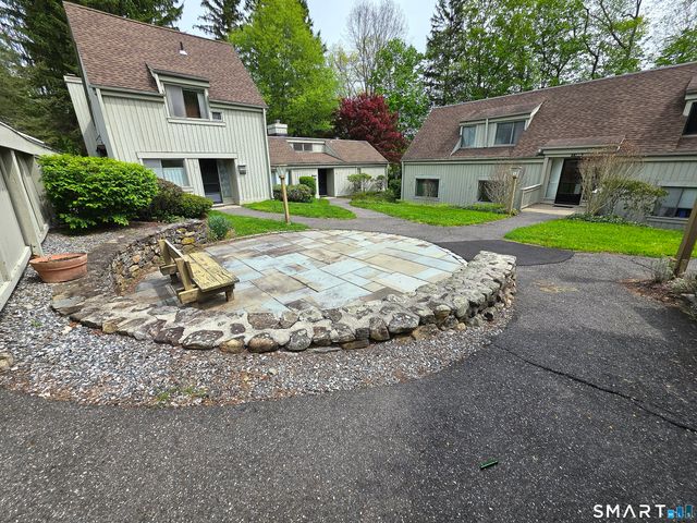 2 Heritage Village B, Southbury, CT 06488