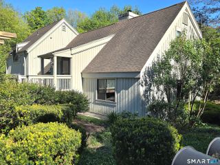 2 Heritage Village B, Southbury, CT 06488
