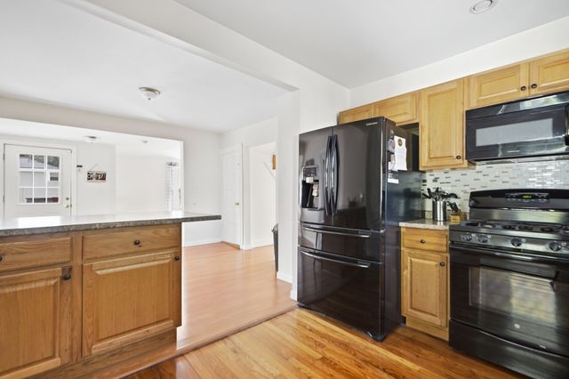 11 Russell St, Methuen, MA 01844