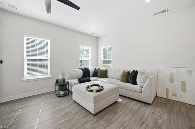 557 Bright Red RN, Chesapeake, VA 23323