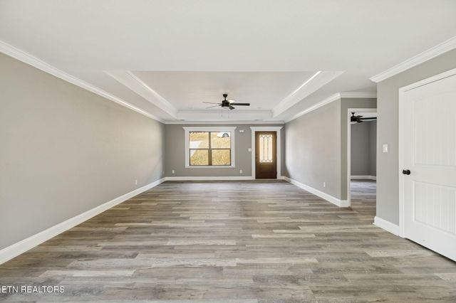 370 Flora Drive, Lenoir City, TN 37771