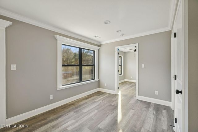 370 Flora Drive, Lenoir City, TN 37771