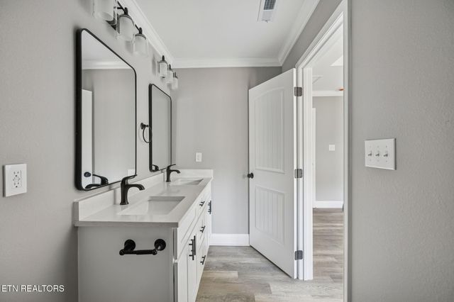 370 Flora Drive, Lenoir City, TN 37771