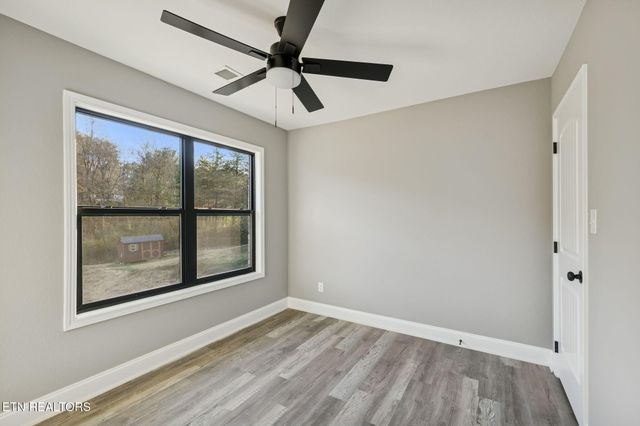 370 Flora Drive, Lenoir City, TN 37771