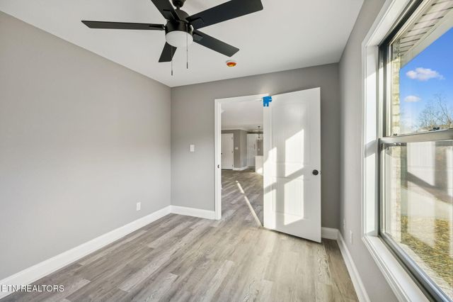 370 Flora Drive, Lenoir City, TN 37771